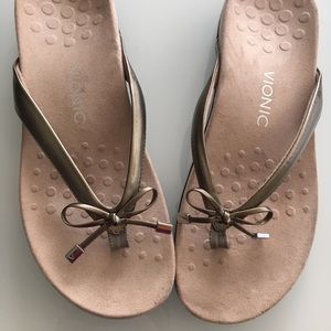 BIONIC Sandals size 10